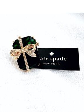 Kate Spade Emerald Green and Gold Bow Gift Pave Present Cocktail Ring